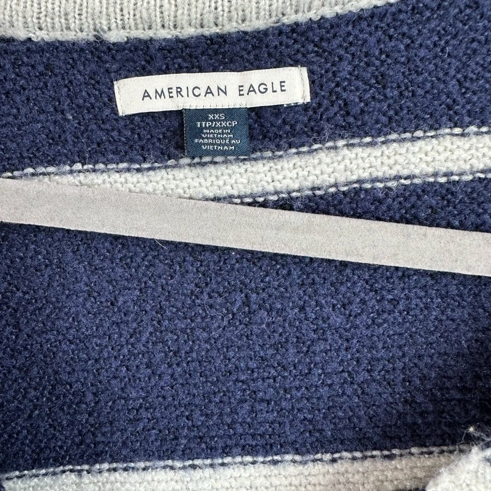 American Eagle Sweater - Picture 4 of 4